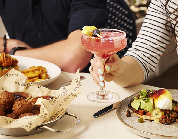 <strong>Our Drinks & Brunch Bar</strong>